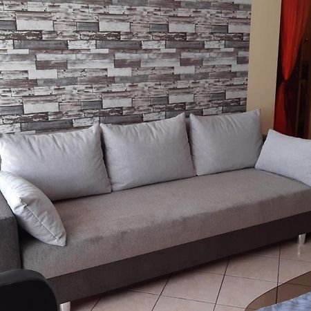 Elizabet Apartman A Belvarosban Szarvas Buitenkant foto