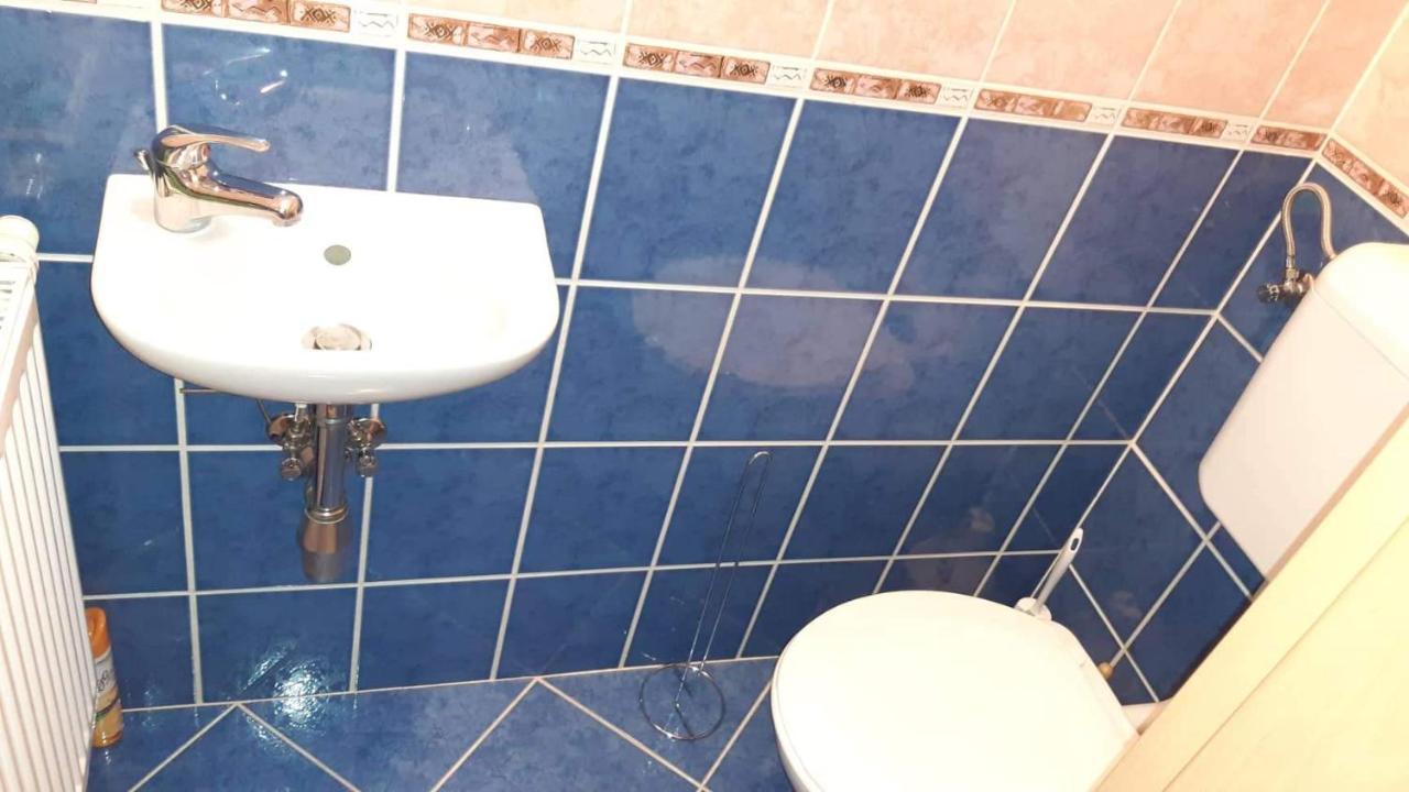 Elizabet Apartman A Belvarosban Szarvas Buitenkant foto